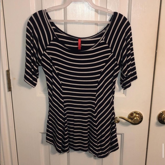 ✨PRICE DROP✨ Cute Striped Shirt - Picture 1 of 1